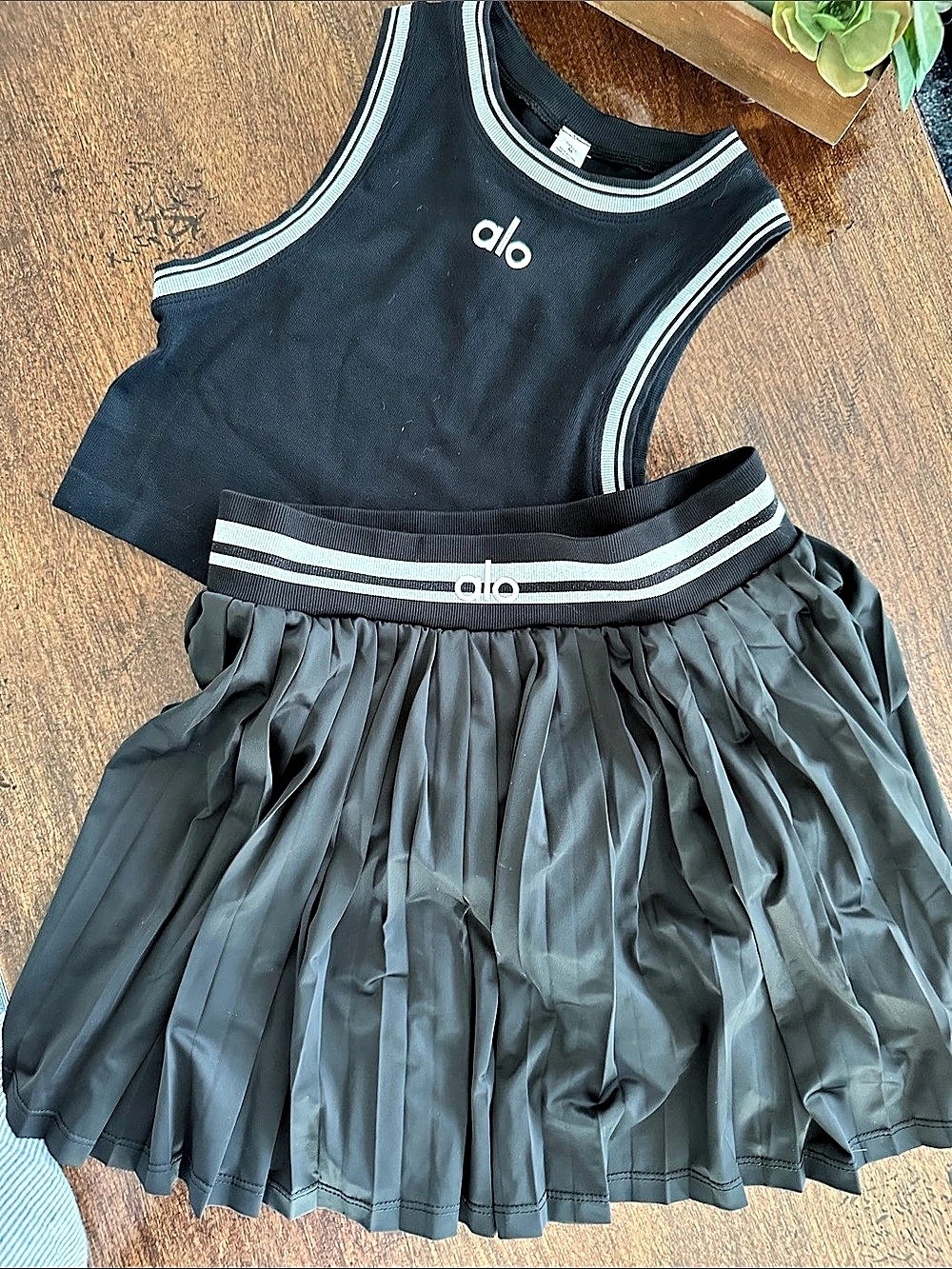 Alo Striped Tennis Skirt Set in Black Size Medium
